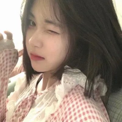 暗红
